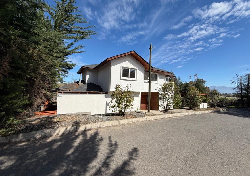 Casa en Condominio Cima de Nogales, Machalí — Machalí